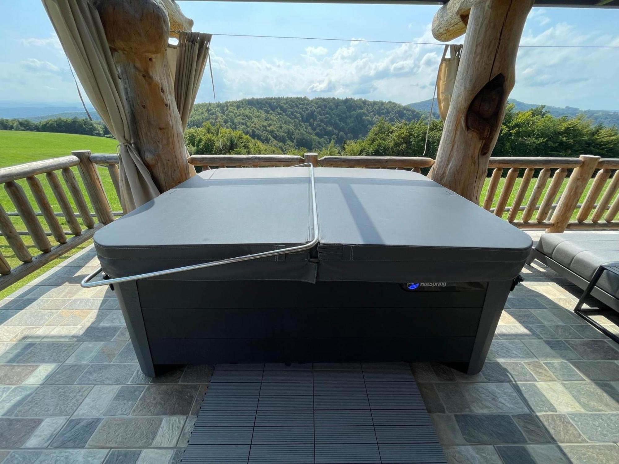 Holiday Home Ernest Zelezni With Hot Tub Ivancna Gorica Exterior foto